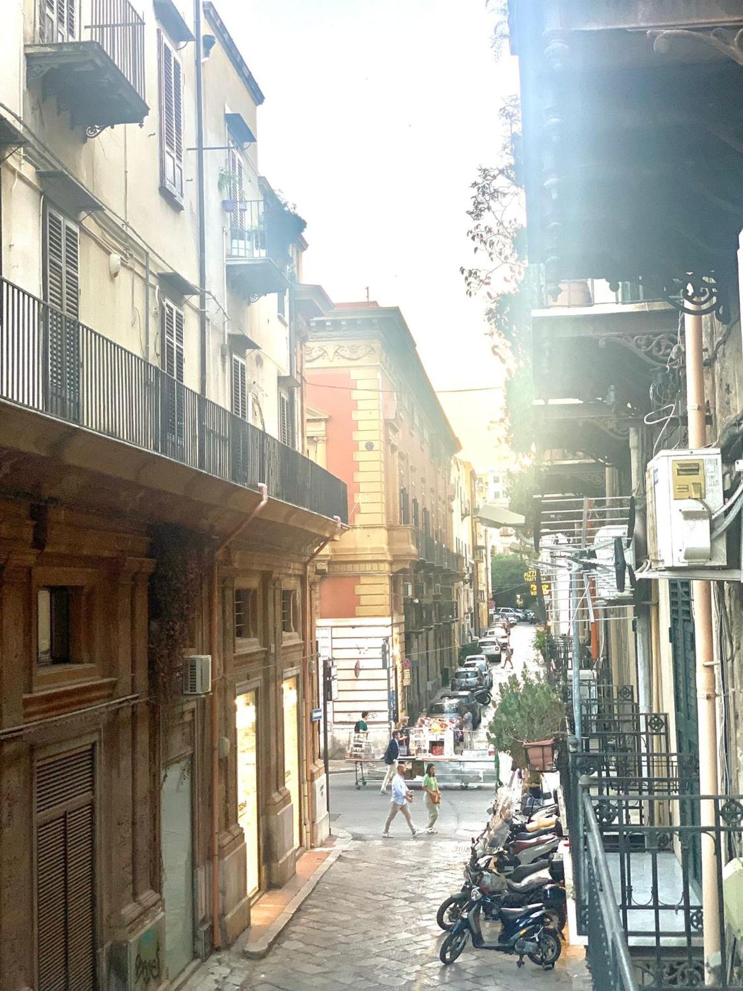 Apartamento A Un Passo Dal Massimo 1 Palermo Exterior foto