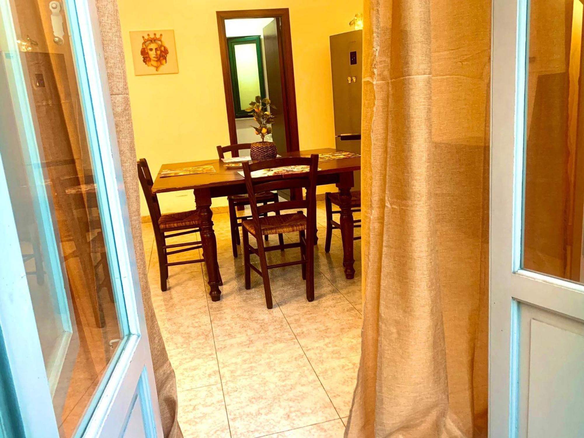 Apartamento A Un Passo Dal Massimo 1 Palermo Exterior foto